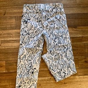 Cropped white and blue snakeskin look pants size 6